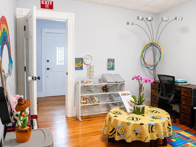 55 Harwood St, Lynn, MA 01904