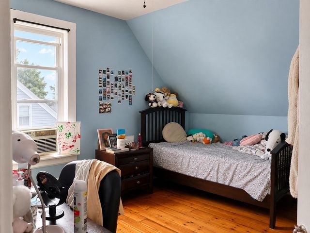 55 Harwood St, Lynn, MA 01904