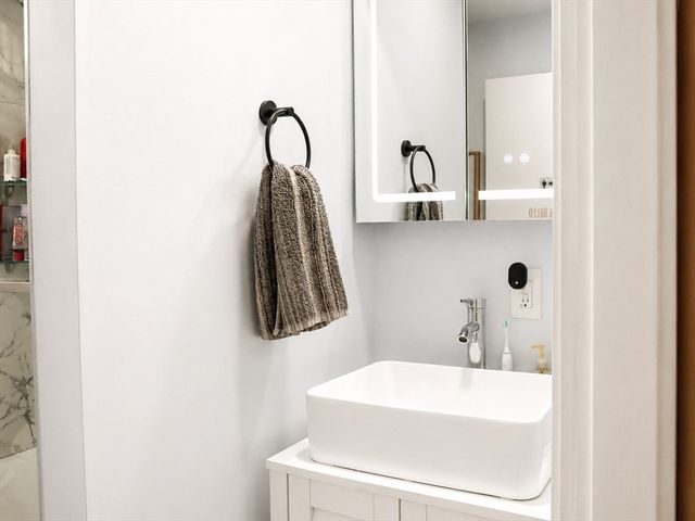 55 Harwood St, Lynn, MA 01904