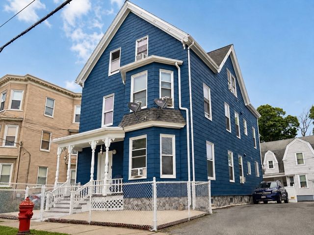 55 Harwood St, Lynn, MA 01904