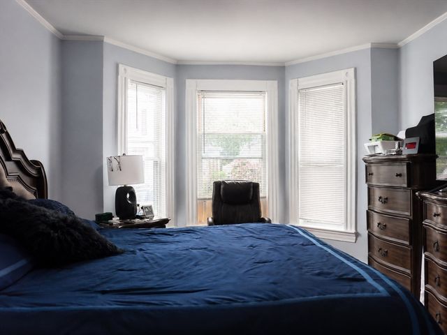 55 Harwood St, Lynn, MA 01904
