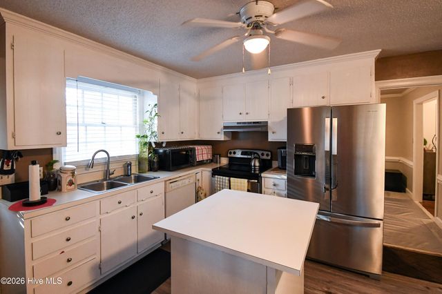 1705 Parkway Street W, Wilson, NC 27893