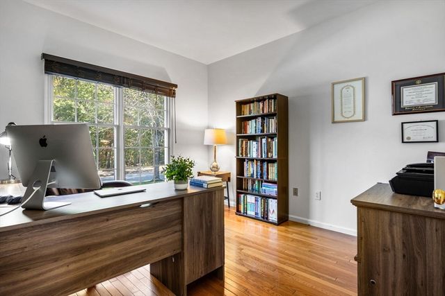 25 Ridge Way, North Andover, MA 01845