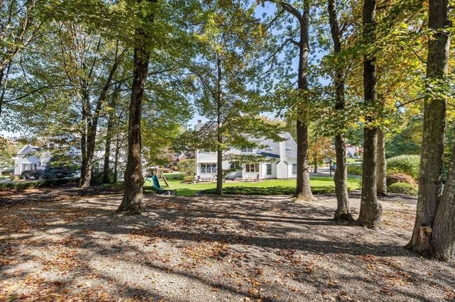 25 Ridge Way, North Andover, MA 01845