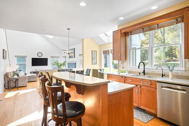 25 Ridge Way, North Andover, MA 01845