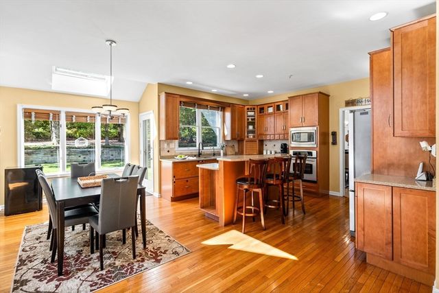 25 Ridge Way, North Andover, MA 01845