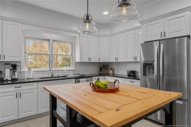 2212 Tanglewood Drive, Sanford, NC 27330