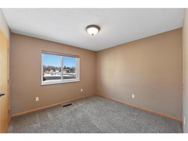 941 W Edge Place #14, New Richmond, WI 54017