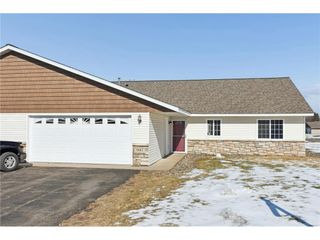 941 W Edge Place #14, New Richmond, WI 54017