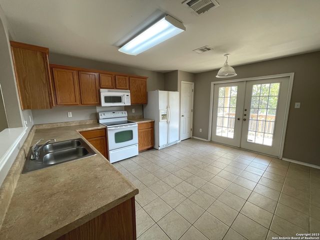 1810 POSSUM WOLF, San Antonio, TX 78245