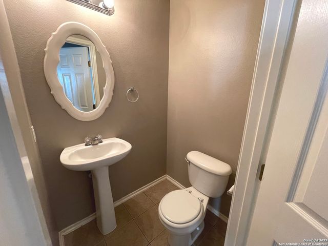 1810 POSSUM WOLF, San Antonio, TX 78245