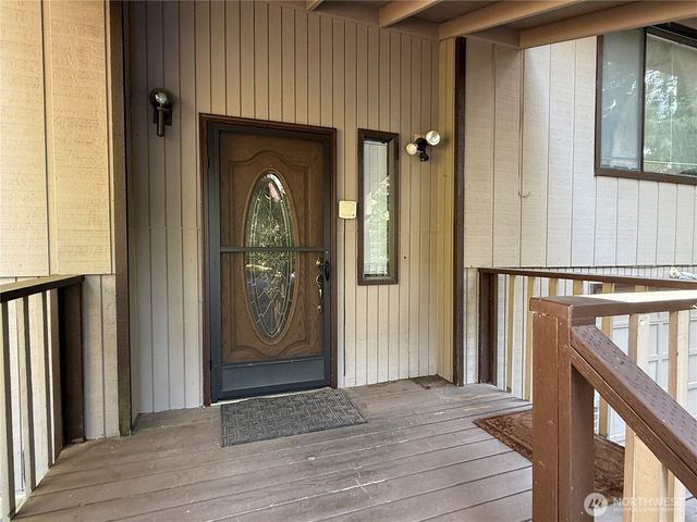 121 E Rhododendron Lane, Union, WA 98592