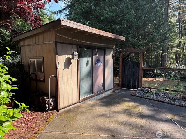 121 E Rhododendron Lane, Union, WA 98592