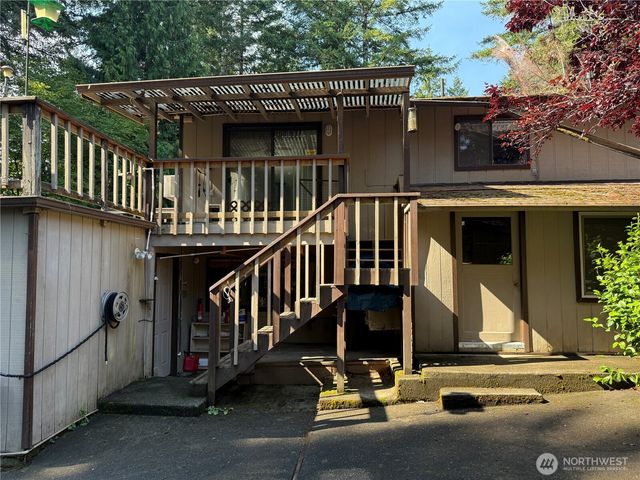 121 E Rhododendron Lane, Union, WA 98592