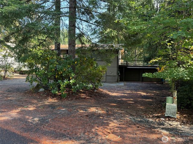 121 E Rhododendron Lane, Union, WA 98592