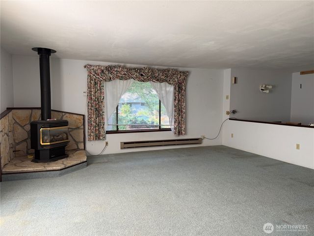 121 E Rhododendron Lane, Union, WA 98592