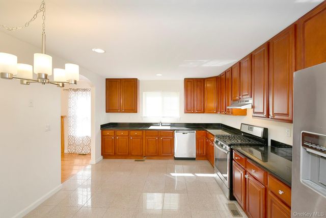 34 Dunes Lane, Port Washington, NY 11050