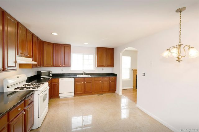 34 Dunes Lane, Port Washington, NY 11050