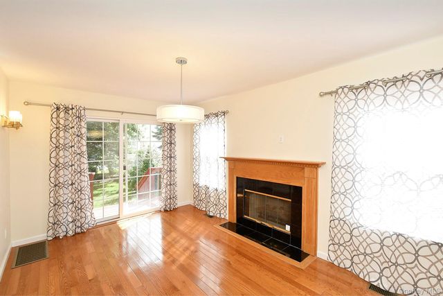 34 Dunes Lane, Port Washington, NY 11050