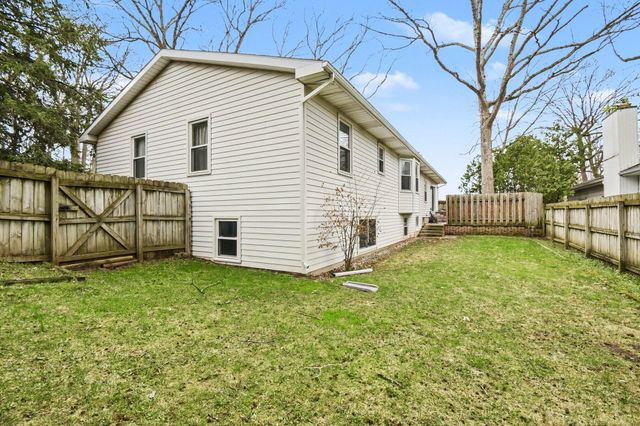 1726 Pinnacle Drive Sw, City Of Wyoming, MI 49519