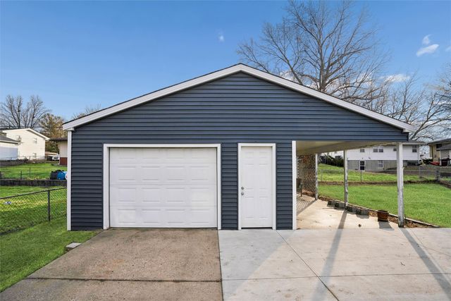 3513 E 38th Court, Des Moines, IA 50317