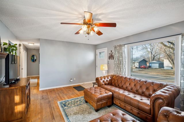 3513 E 38th Court, Des Moines, IA 50317