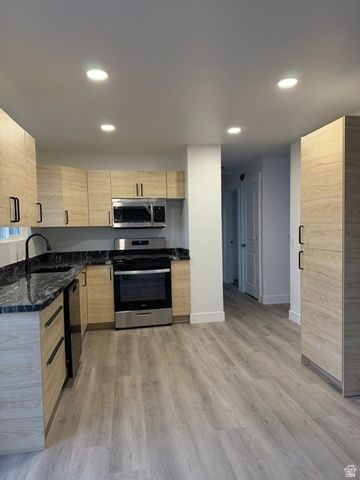 5271 W BEGONIA CIR, West Jordan, UT 84081