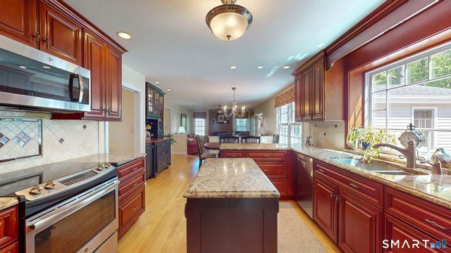 119 Pheasant Run, Newington, CT 06111