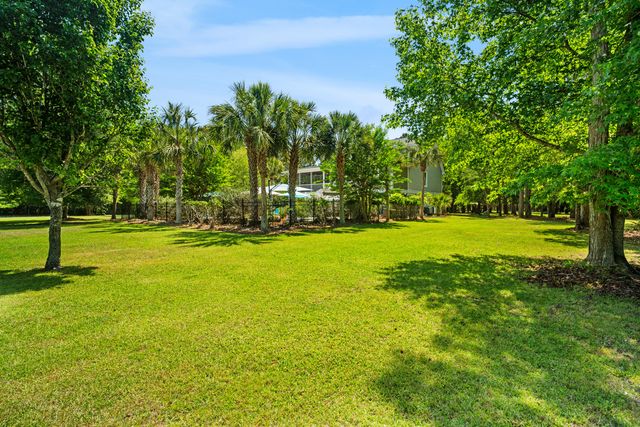 3368 Cottonfield Drive, Mount Pleasant, SC 29466