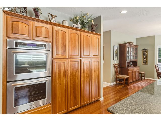 347 FERNCREST Rd, Longview, WA 98632