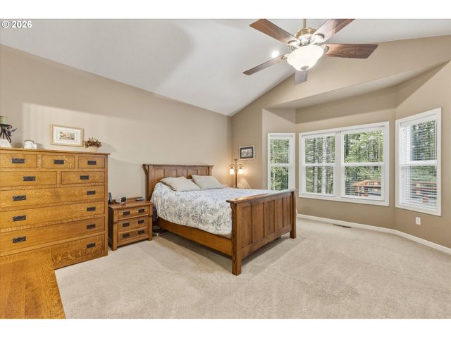 347 FERNCREST Rd, Longview, WA 98632