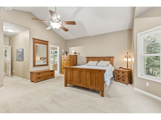 347 FERNCREST Rd, Longview, WA 98632