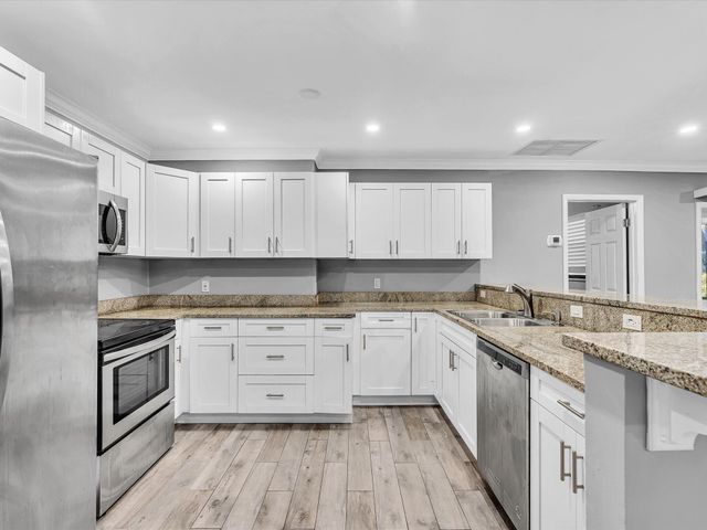 3880 NW 79th Avenue N-s, Coral Springs, FL 33065