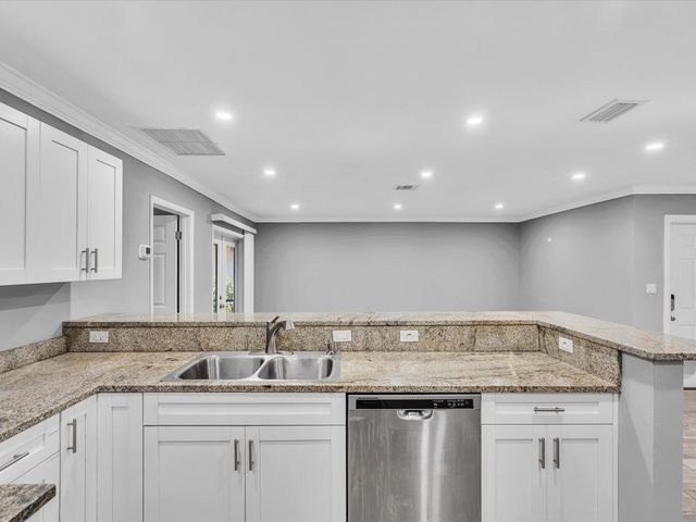 3880 NW 79th Avenue N-s, Coral Springs, FL 33065