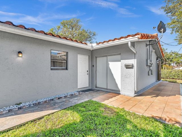 3880 NW 79th Avenue N-s, Coral Springs, FL 33065