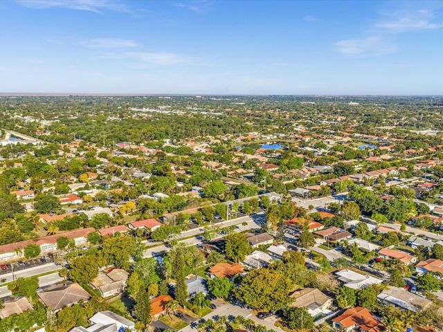 3880 NW 79th Avenue N-s, Coral Springs, FL 33065