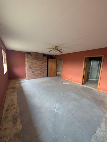 19093 Highway K, Aurora, MO 65605