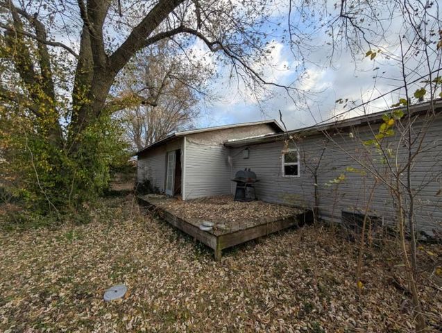 19093 Highway K, Aurora, MO 65605