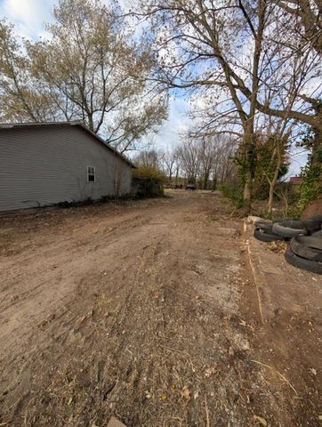 19093 Highway K, Aurora, MO 65605