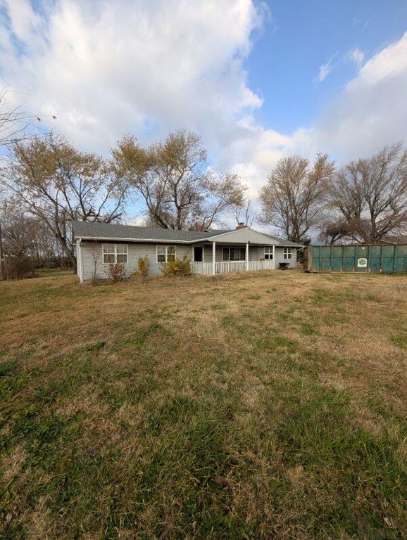 19093 Highway K, Aurora, MO 65605