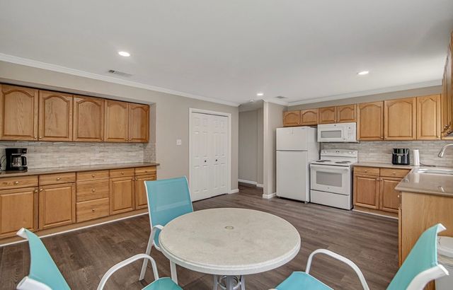 3952 J Rendon Road, Burleson, TX 76028