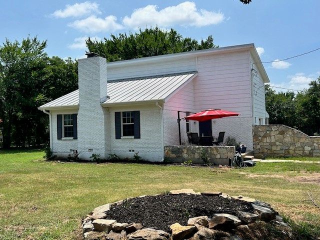 3952 J Rendon Road, Burleson, TX 76028