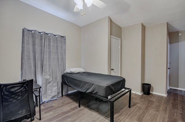 3952 J Rendon Road, Burleson, TX 76028