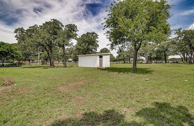 3952 J Rendon Road, Burleson, TX 76028