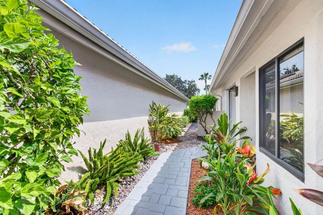 15441 Strathearn Drive, Delray Beach, FL 33446