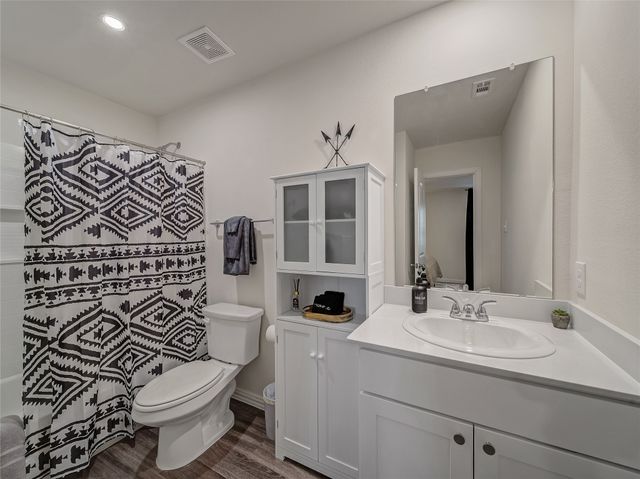 921 W 9th Street, Bonham, TX 75418