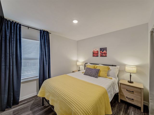 921 W 9th Street, Bonham, TX 75418