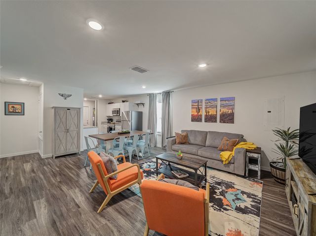 921 W 9th Street, Bonham, TX 75418