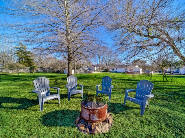 921 W 9th Street, Bonham, TX 75418