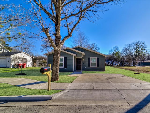 921 W 9th Street, Bonham, TX 75418